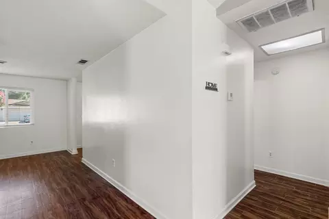 Entry Way - 1073 Derby Ct, Manteca, CA 95336 photo 3 of 3