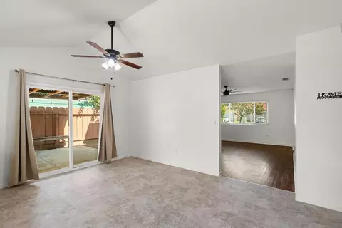 Living - 1073 Derby Ct, Manteca, CA 95336 photo 5 of 6