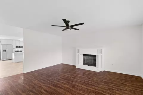 Living - 1073 Derby Ct, Manteca, CA 95336 photo 1 of 6