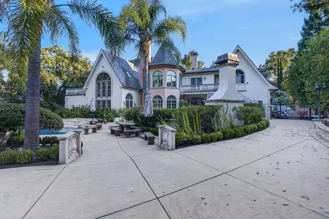 Exterior - 5021 Jardin Ln, Carmichael, CA 95608 photo 2 of 12