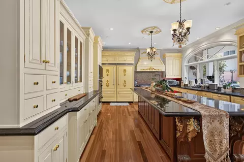 Kitchen - 5021 Jardin Ln, Carmichael, CA 95608 photo 7 of 9