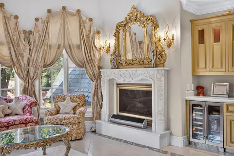 Living - 5021 Jardin Ln, Carmichael, CA 95608 photo 8 of 8