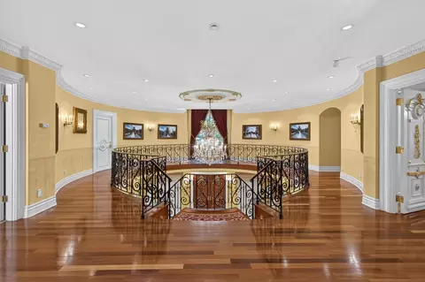 Entry Way - 5021 Jardin Ln, Carmichael, CA 95608 photo 13 of 17