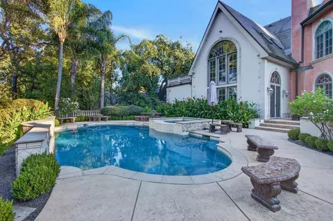 Exterior - 5021 Jardin Ln, Carmichael, CA 95608 photo 11 of 12