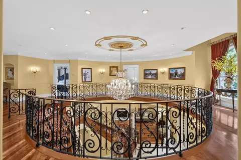Entry Way - 5021 Jardin Ln, Carmichael, CA 95608 photo 16 of 17