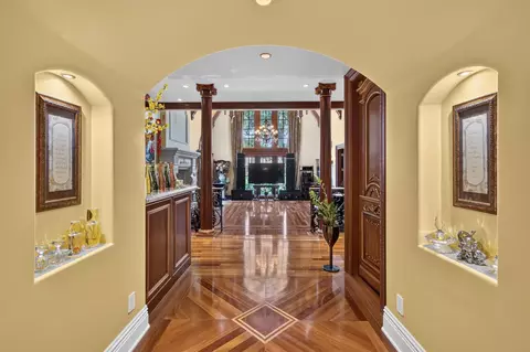 Entry Way - 5021 Jardin Ln, Carmichael, CA 95608 photo 6 of 17