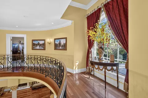 Entry Way - 5021 Jardin Ln, Carmichael, CA 95608 photo 14 of 17