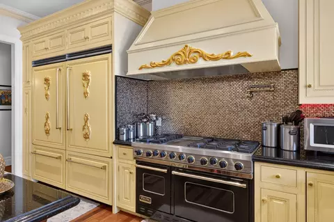 Kitchen - 5021 Jardin Ln, Carmichael, CA 95608 photo 4 of 9