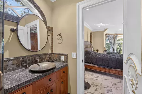 Bath - 5021 Jardin Ln, Carmichael, CA 95608 photo 5 of 13
