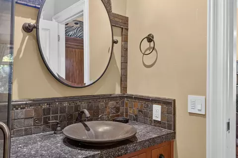 Bath - 5021 Jardin Ln, Carmichael, CA 95608 photo 6 of 13