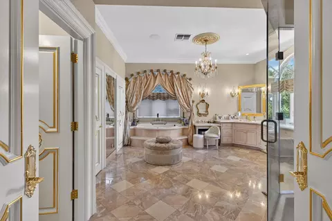 Bath - 5021 Jardin Ln, Carmichael, CA 95608 photo 7 of 13