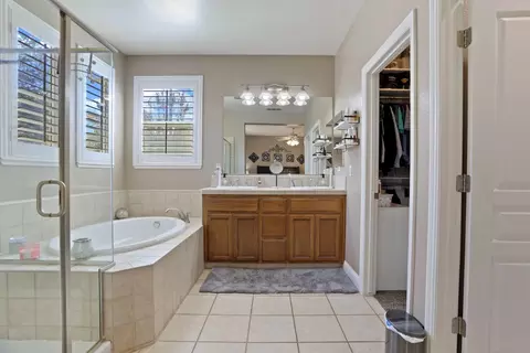 Bath - 624 Cistus, Manteca, CA 95337 photo 3 of 4