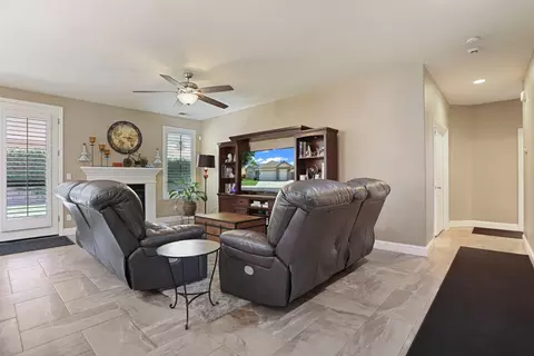 Entry Way - 624 Cistus, Manteca, CA 95337 photo 3 of 6