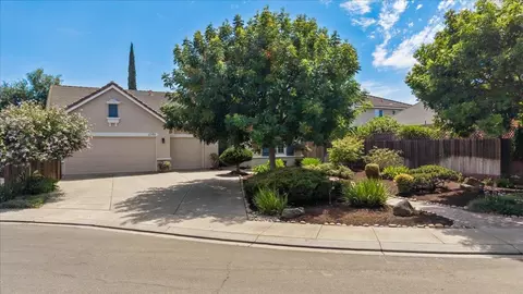 Exterior - 2908 Winged Foot Ct, Modesto, CA 95355 photo 2 of 14