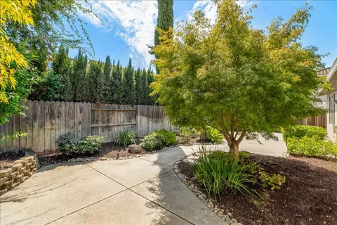 Exterior - 2908 Winged Foot Ct, Modesto, CA 95355 photo 12 of 14