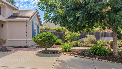 Exterior - 2908 Winged Foot Ct, Modesto, CA 95355 photo 5 of 14