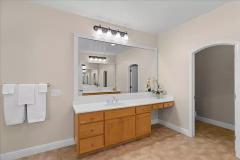 Bath - 2908 Winged Foot Ct, Modesto, CA 95355 photo 4 of 7