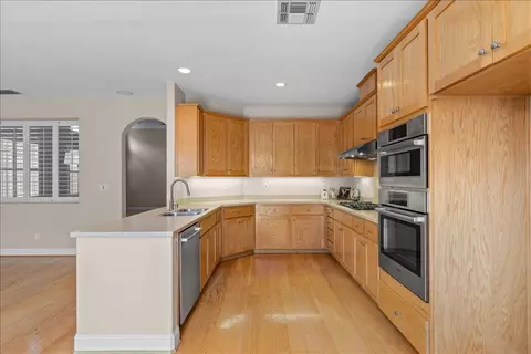 Kitchen - 2908 Winged Foot Ct, Modesto, CA 95355 photo 5 of 8