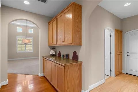Entry Way - 2908 Winged Foot Ct, Modesto, CA 95355 photo 4 of 5