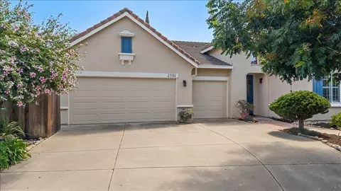 Exterior - 2908 Winged Foot Ct, Modesto, CA 95355 photo 4 of 14