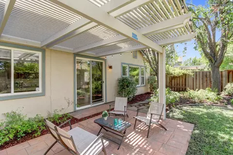Exterior - 2589 Hepworth Dr, Davis, CA 95618 photo 4 of 9