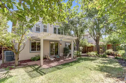 Exterior - 2589 Hepworth Dr, Davis, CA 95618 photo 2 of 9