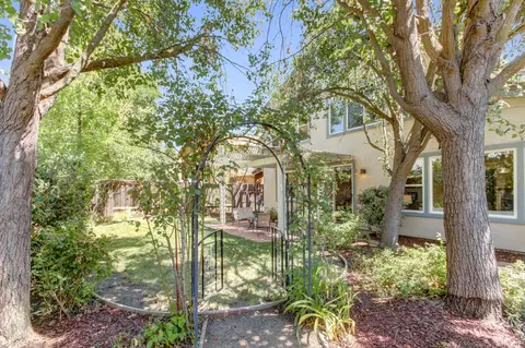 Exterior - 2589 Hepworth Dr, Davis, CA 95618 photo 7 of 9
