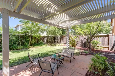 Exterior - 2589 Hepworth Dr, Davis, CA 95618 photo 8 of 9