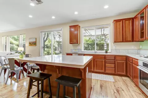 Kitchen - 2589 Hepworth Dr, Davis, CA 95618 photo 4 of 7