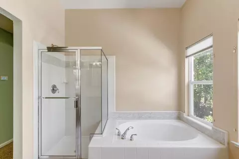 Bath - 2589 Hepworth Dr, Davis, CA 95618 photo 4 of 6