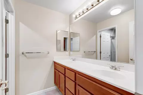 Bath - 2589 Hepworth Dr, Davis, CA 95618 photo 5 of 6