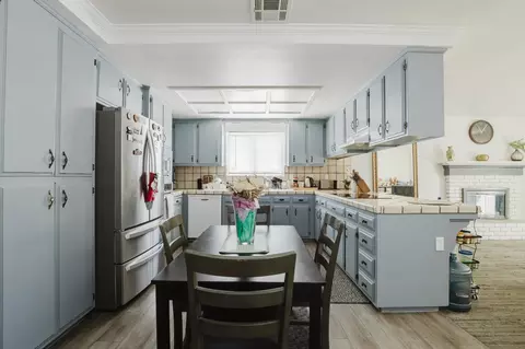 Kitchen - 1584 Northgate Dr, Manteca, CA 95336 photo 3 of 3