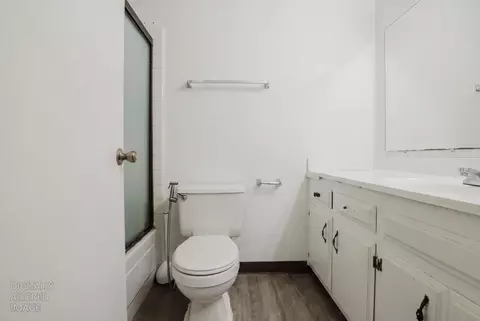 Bath - 1584 Northgate Dr, Manteca, CA 95336 photo 1 of 2
