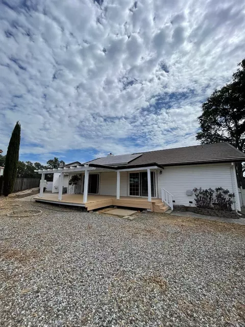 2088 Greenbriar Rd, Valley Springs, CA 95252