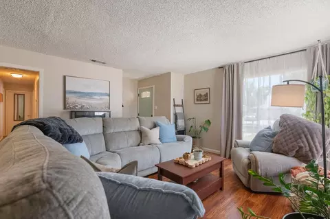 Living - 1517 Del Monte Ave, Modesto, CA 95350 photo 1 of 4