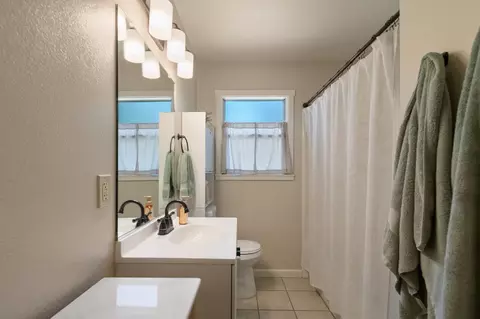 Bath - 1517 Del Monte Ave, Modesto, CA 95350 photo 1 of 1