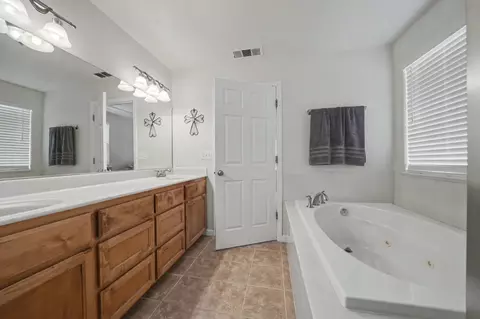Entry Way - 512 Indian Hill Rd, Copperopolis, CA 95228 photo 3 of 7