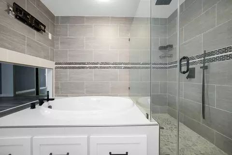 Bath - 440 Northgate Ct, Tracy, CA 95376 photo 5 of 7