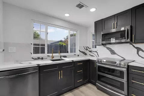 Kitchen - 440 Northgate Ct, Tracy, CA 95376 photo 3 of 3