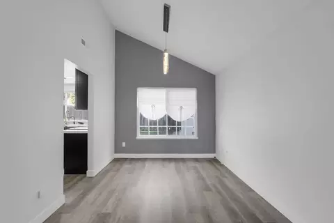 Living - 440 Northgate Ct, Tracy, CA 95376 photo 3 of 7