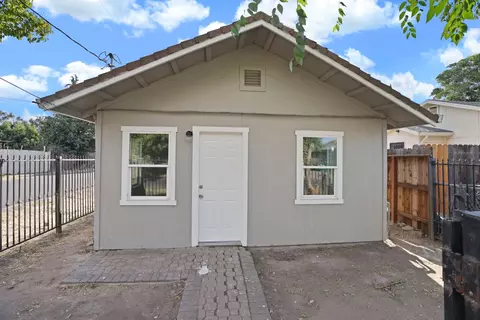 1501 Sierra Ln, Stockton, CA 95205