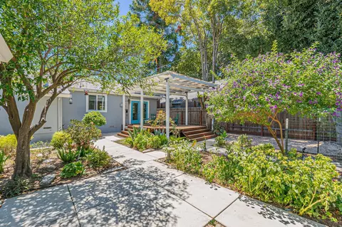 Exterior - 435 11th St, Davis, CA 95616 photo 15 of 22