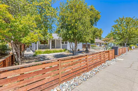 Exterior - 435 11th St, Davis, CA 95616 photo 9 of 22