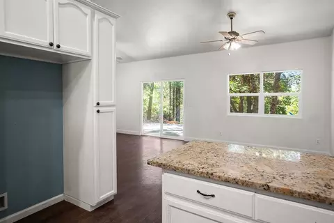 Living - 6221 Pine Needle Ln, Placerville, CA 95667 photo 3 of 4
