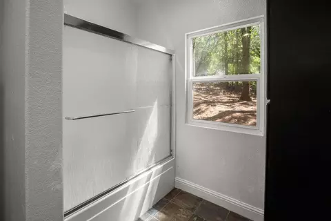 Bath - 6221 Pine Needle Ln, Placerville, CA 95667 photo 3 of 4