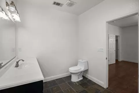 Bath - 6221 Pine Needle Ln, Placerville, CA 95667 photo 2 of 4