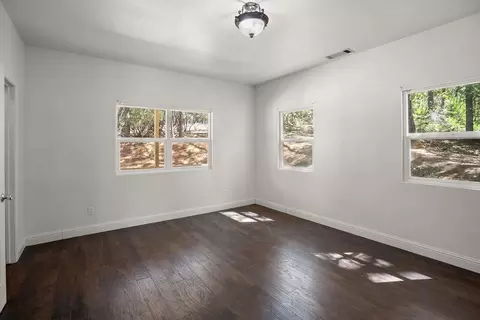 Bedroom - 6221 Pine Needle Ln, Placerville, CA 95667 photo 1 of 6