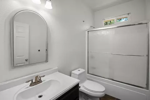 Bath - 6221 Pine Needle Ln, Placerville, CA 95667 photo 4 of 4