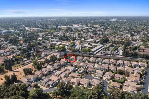 View/Area - 1637 Seven Fls, Modesto, CA 95355 photo 9 of 10