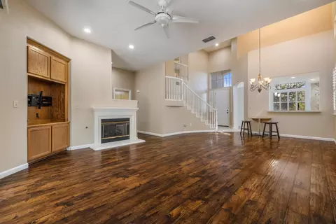 Living - 1637 Seven Fls, Modesto, CA 95355 photo 3 of 4